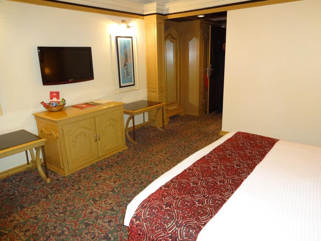 Hotel Babylon International Raipur  Bagian luar foto