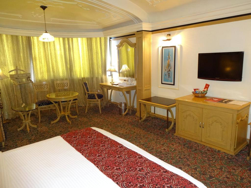 Hotel Babylon International Raipur  Bagian luar foto