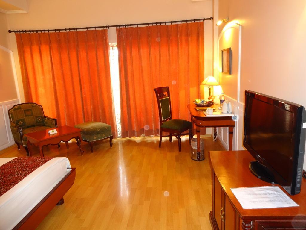Hotel Babylon International Raipur  Bagian luar foto