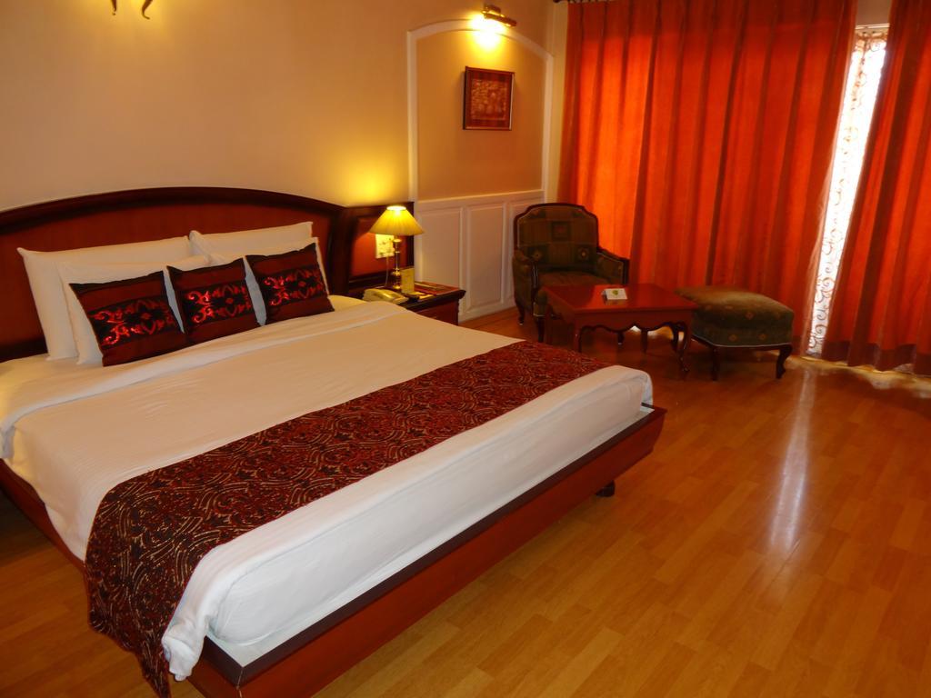 Hotel Babylon International Raipur  Bagian luar foto