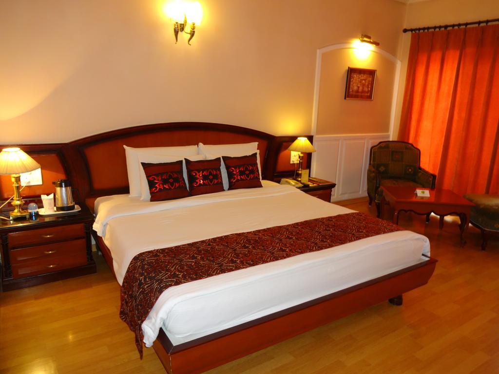 Hotel Babylon International Raipur  Bagian luar foto
