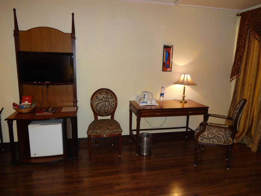 Hotel Babylon International Raipur  Bagian luar foto