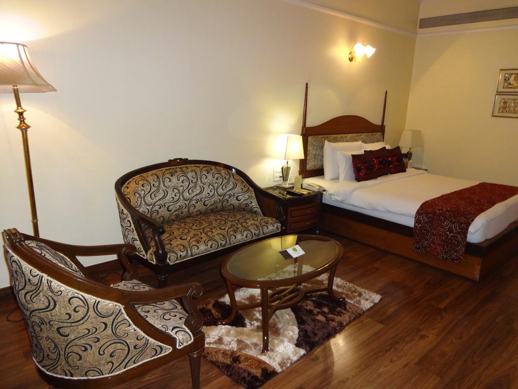 Hotel Babylon International Raipur  Ruang foto