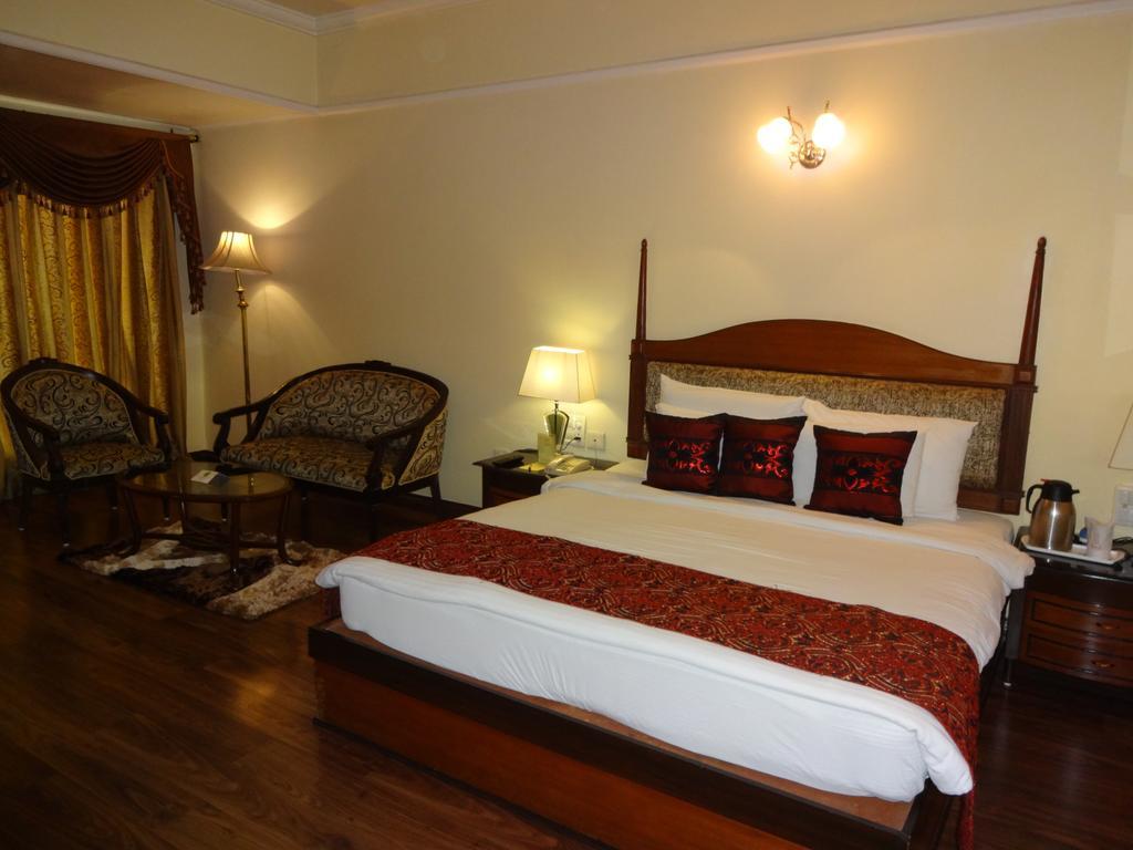 Hotel Babylon International Raipur  Ruang foto