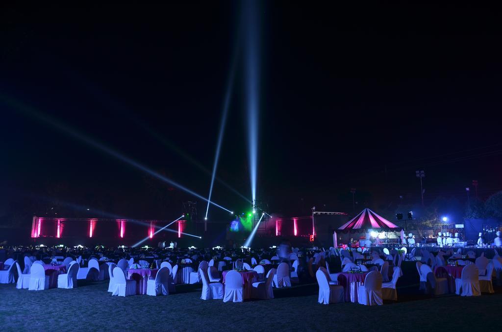Hotel Babylon International Raipur  Ruang foto