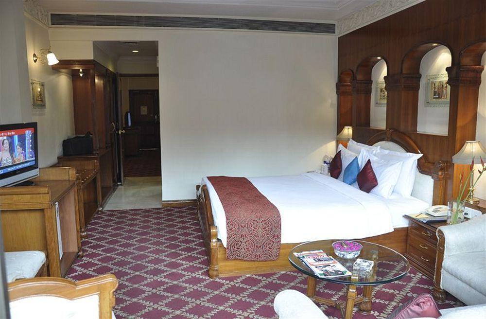 Hotel Babylon International Raipur  Bagian luar foto