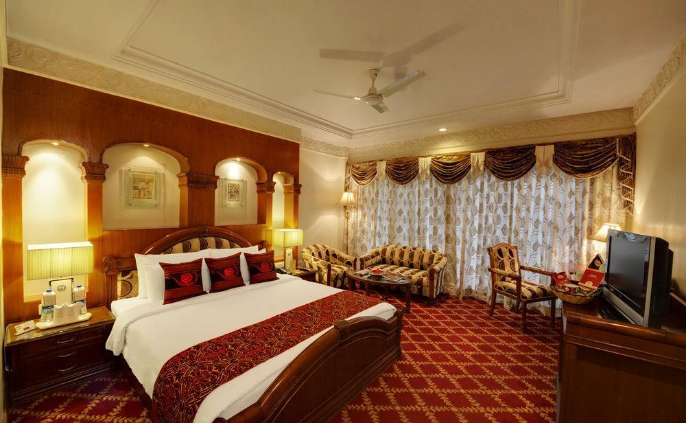 Hotel Babylon International Raipur  Bagian luar foto